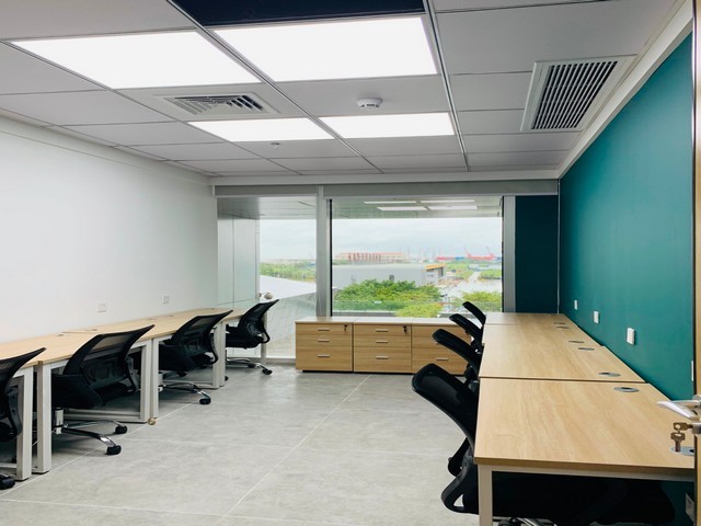 卡套式UCR四通接头